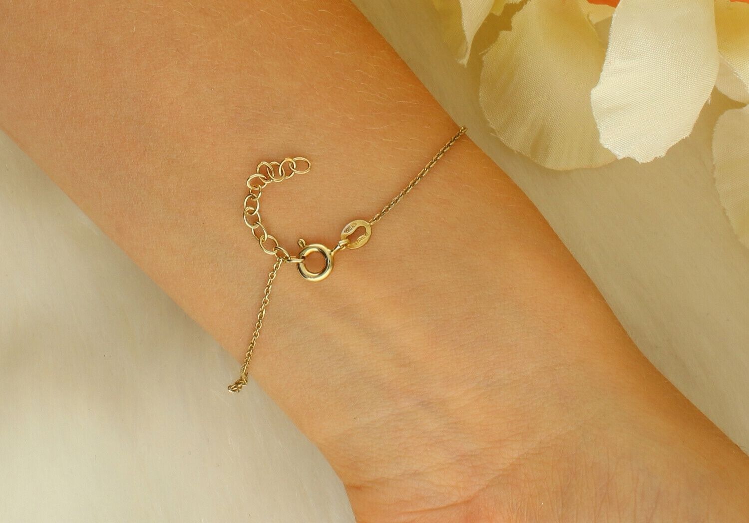 Pozłacana bransoletka srebrna 925 B 0824-GOLD z okrągłą blaszką 1,1 cm. Lekka 1,30 g, długość 17 cm + 3 cm regulacji, zapięcie na karabińczyk. Elegancka, modna i idealna na prezent.1.jpg